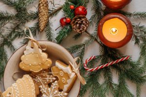 Holiday-table-cookies-candle